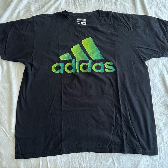 Adidas Green Logo Graphic Tshirt - Picture 1 of 3